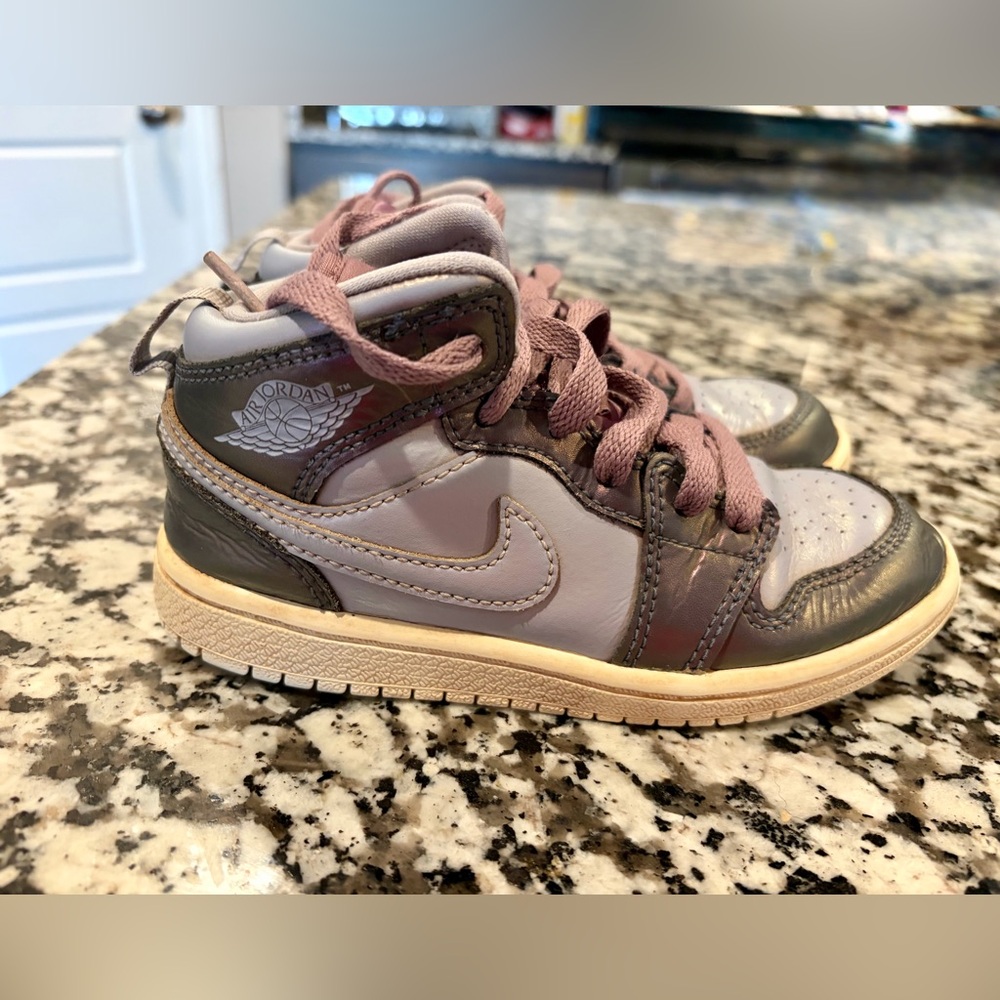 Toddler Nike Air Jordan 1 Mid SE Shoes ‘Monsoon/Purple Rise’
